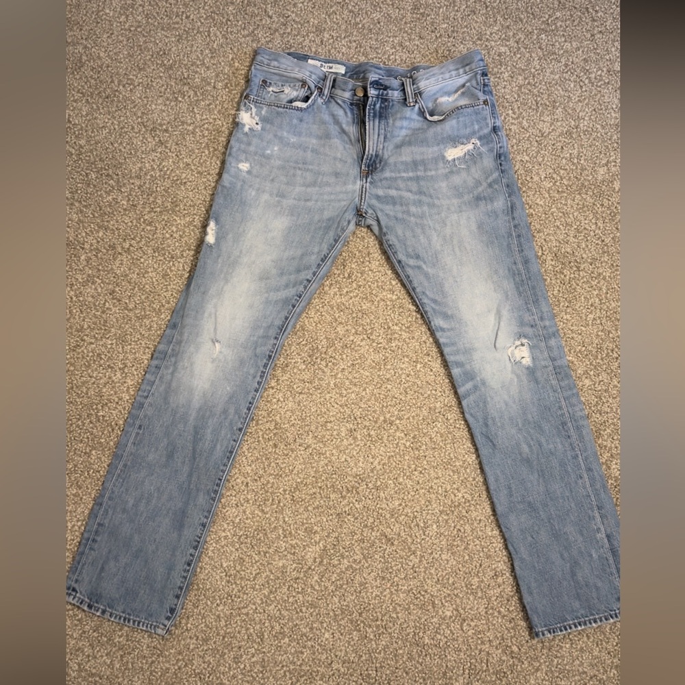 GAP Slim Fit Distressed Jeans Men’s 33x32 Light Wash Denim Ripped Casual